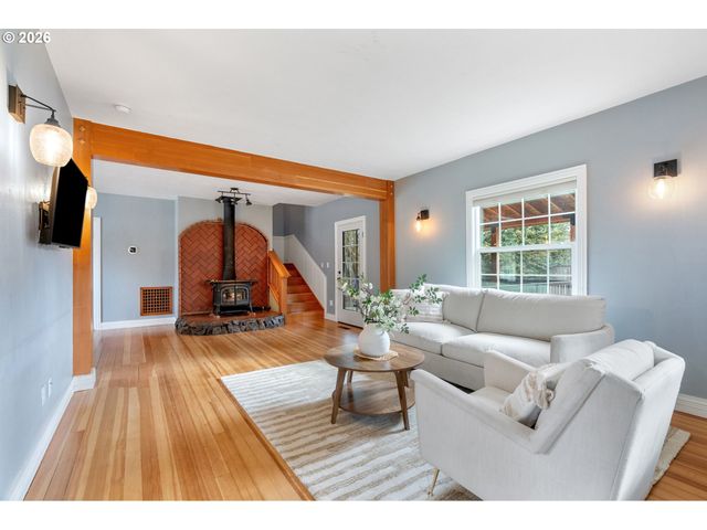 3141 ODELL Hwy, Hood River, OR 97031