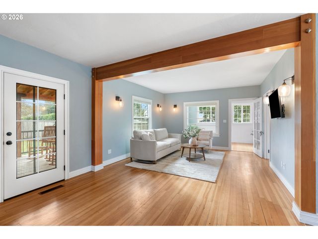 3141 ODELL Hwy, Hood River, OR 97031