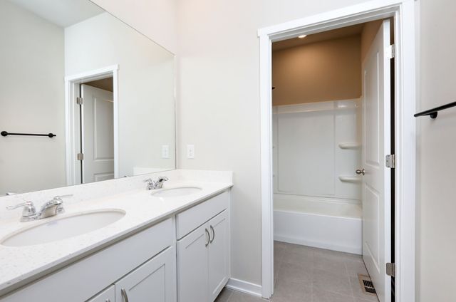 7920 NW 95th Street, Johnston, IA 50131