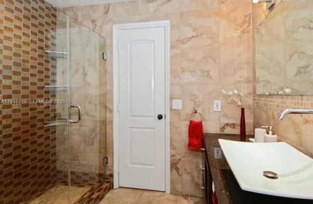 2991 Lakewood Ln 329, Hollywood, FL 33021