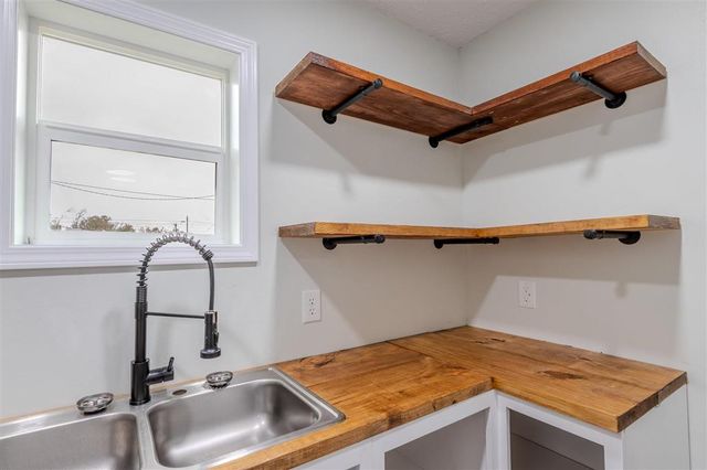 1563 Noelie St Street, Lake Charles, LA 70611