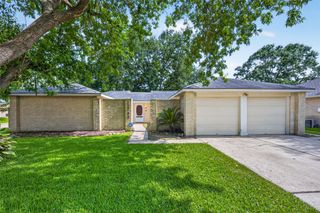 17742 Fife Lane, Webster, TX 77598