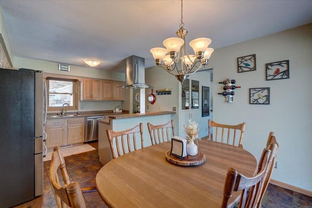 2718 Hilltop Drive, Sun Prairie, WI 53590