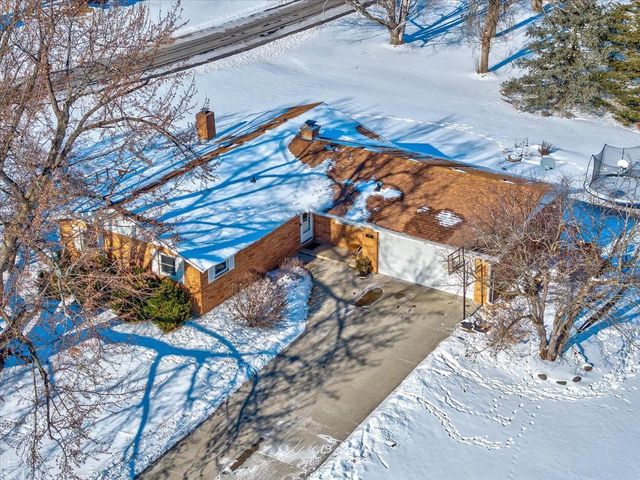 2718 Hilltop Drive, Sun Prairie, WI 53590