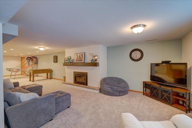 2718 Hilltop Drive, Sun Prairie, WI 53590