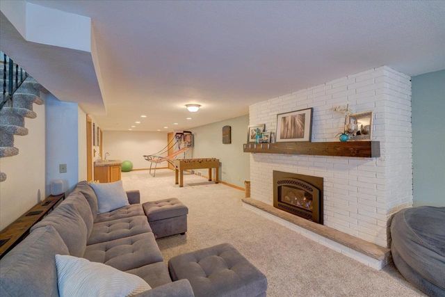 2718 Hilltop Drive, Sun Prairie, WI 53590