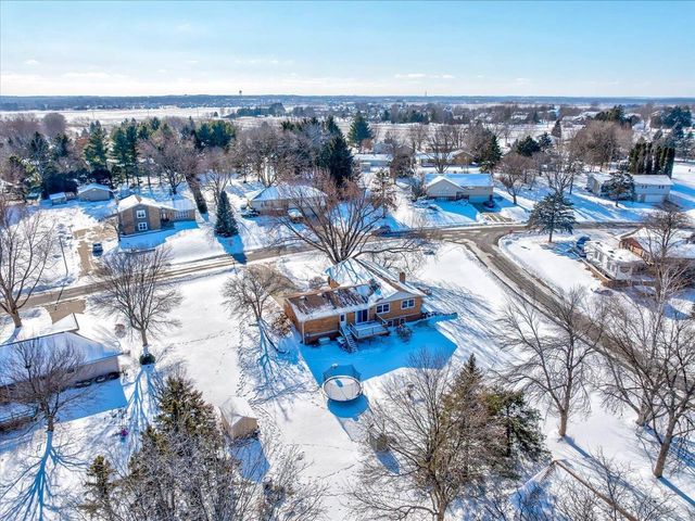 2718 Hilltop Drive, Sun Prairie, WI 53590