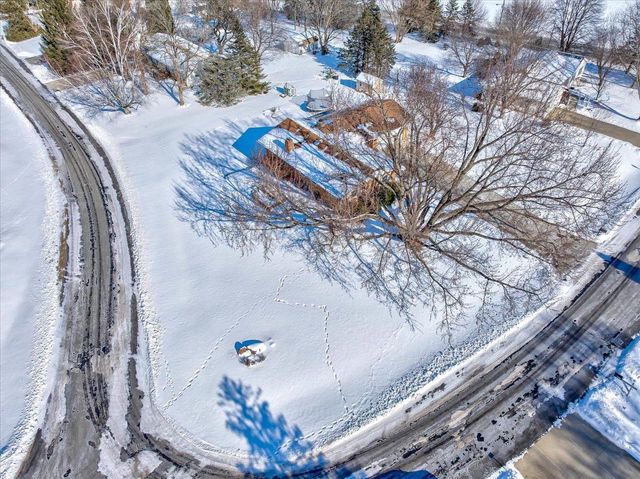 2718 Hilltop Drive, Sun Prairie, WI 53590