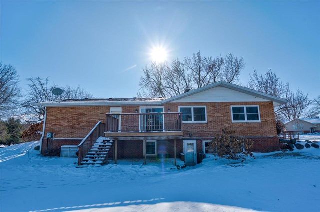 2718 Hilltop Drive, Sun Prairie, WI 53590