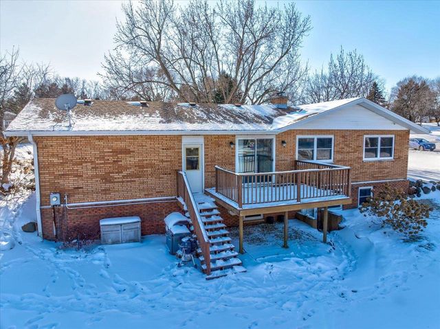 2718 Hilltop Drive, Sun Prairie, WI 53590