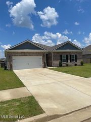 2214 Hyacinth Lane, Hernando, MS 38632