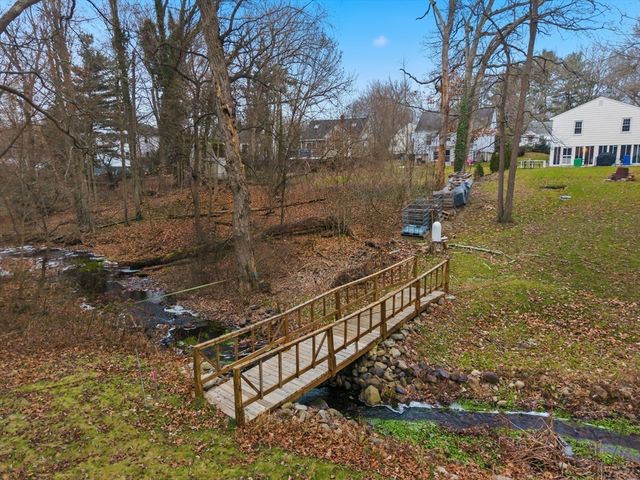 41 Roosevelt Ave, North Attleboro, MA 02760