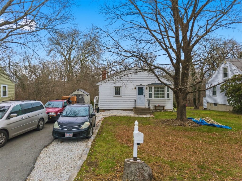 41 Roosevelt Ave, North Attleboro, MA 02760