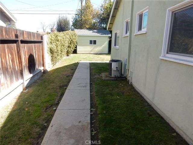 8000 Sale Avenue, West Hills, CA 91304