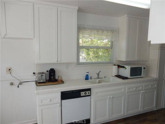 8000 Sale Avenue, West Hills, CA 91304