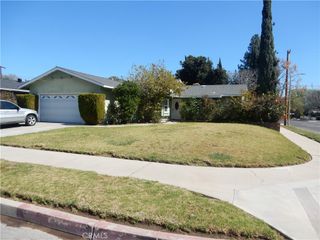 8000 Sale Avenue, West Hills, CA 91304