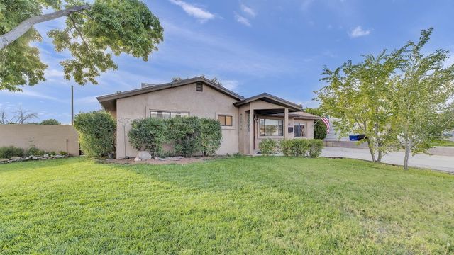 1501 Garcia Street NE, Albuquerque, NM 87112