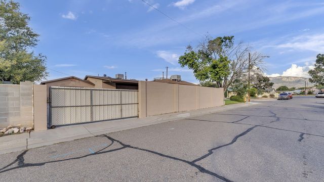 1501 Garcia Street NE, Albuquerque, NM 87112