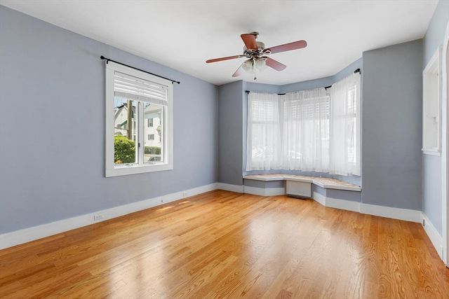 18 Willow Ave, Salem, MA 01970