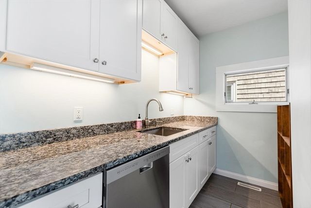 18 Willow Ave, Salem, MA 01970