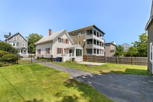 18 Willow Ave, Salem, MA 01970
