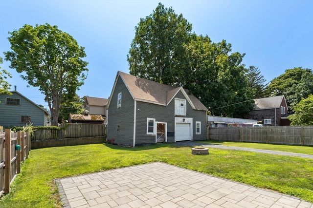 18 Willow Ave, Salem, MA 01970