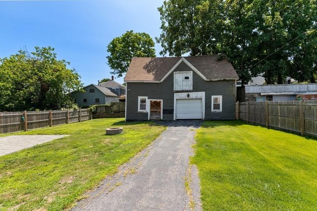 18 Willow Ave, Salem, MA 01970