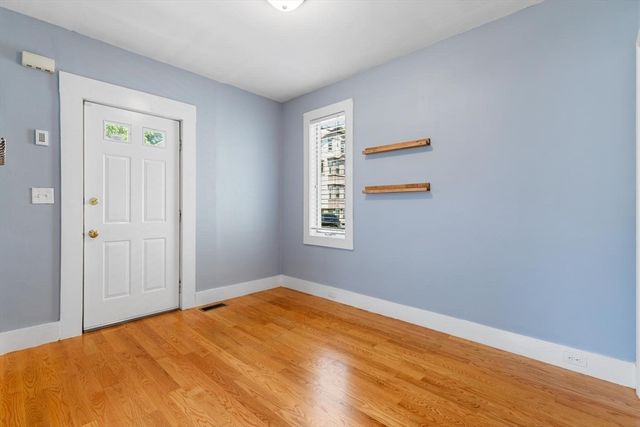 18 Willow Ave, Salem, MA 01970