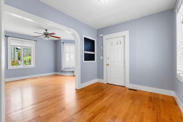 18 Willow Ave, Salem, MA 01970