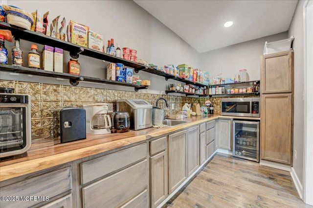 35 Gina Drive, Allentown, NJ 08501