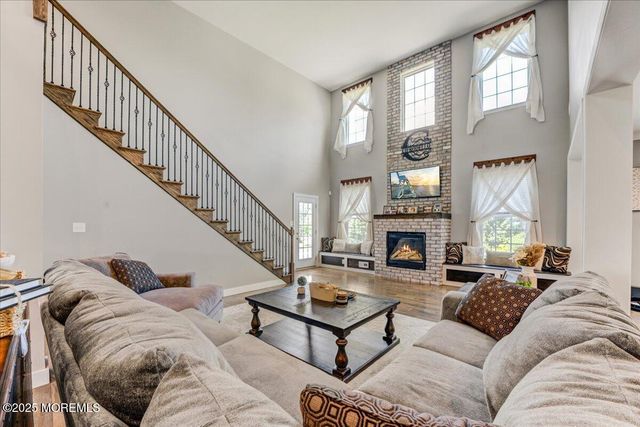 35 Gina Drive, Allentown, NJ 08501