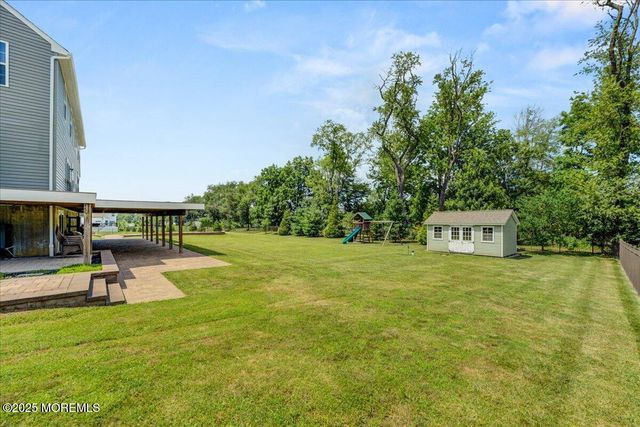 35 Gina Drive, Allentown, NJ 08501
