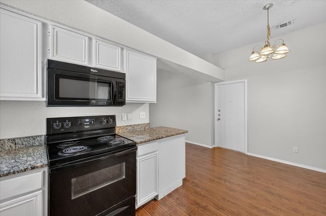 5204 Cornvalley Drive, Arlington, TX 76017