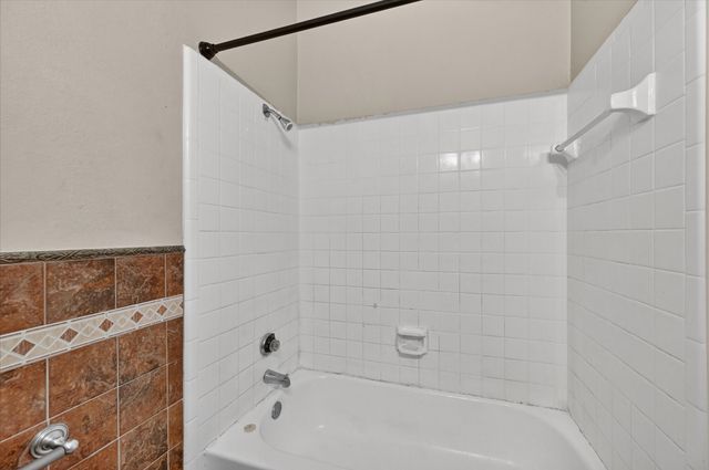 5204 Cornvalley Drive, Arlington, TX 76017