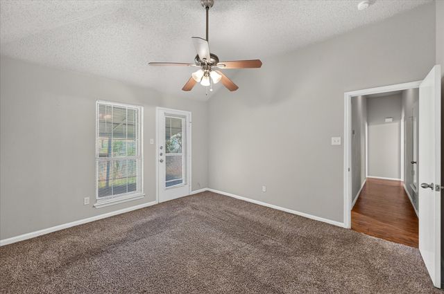 5204 Cornvalley Drive, Arlington, TX 76017