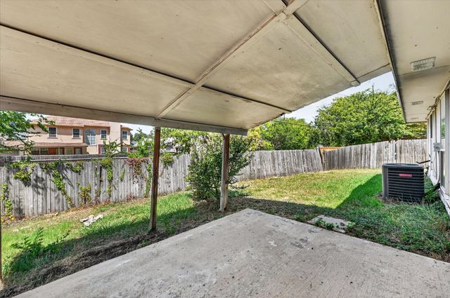 5204 Cornvalley Drive, Arlington, TX 76017