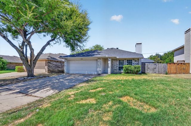 5204 Cornvalley Drive, Arlington, TX 76017