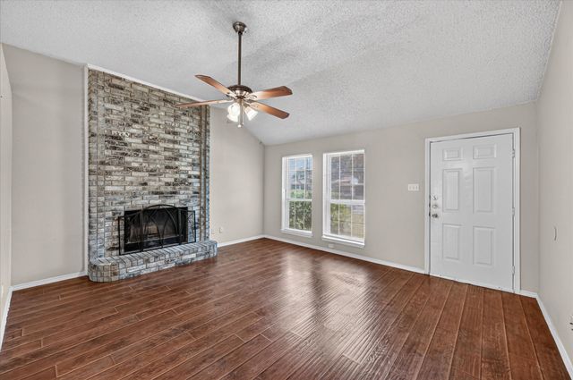 5204 Cornvalley Drive, Arlington, TX 76017