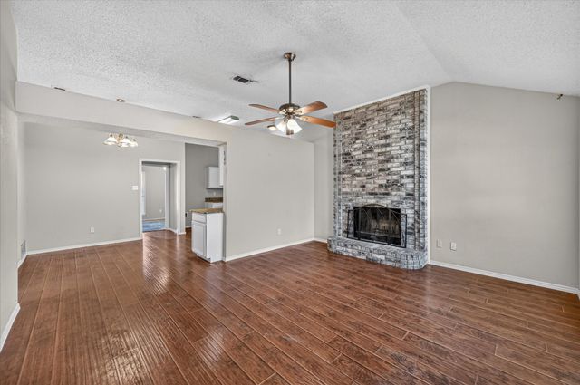 5204 Cornvalley Drive, Arlington, TX 76017