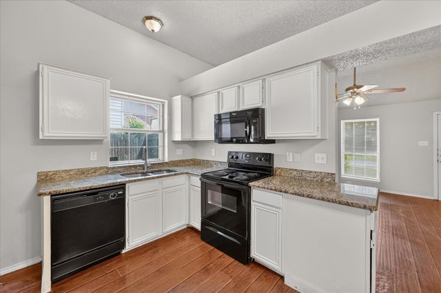5204 Cornvalley Drive, Arlington, TX 76017