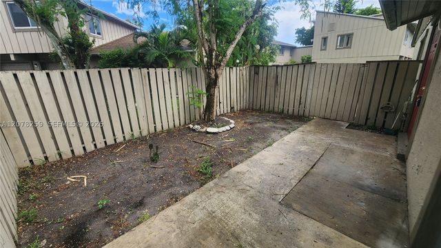 2138 NW 57th Ave 13-C, Lauderhill, FL 33313