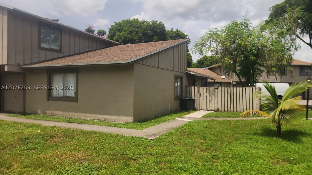 2138 NW 57th Ave 13-C, Lauderhill, FL 33313