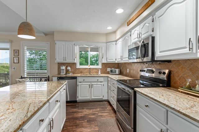 1938 Lakeview Summit Drive, Young Harris, GA 30582