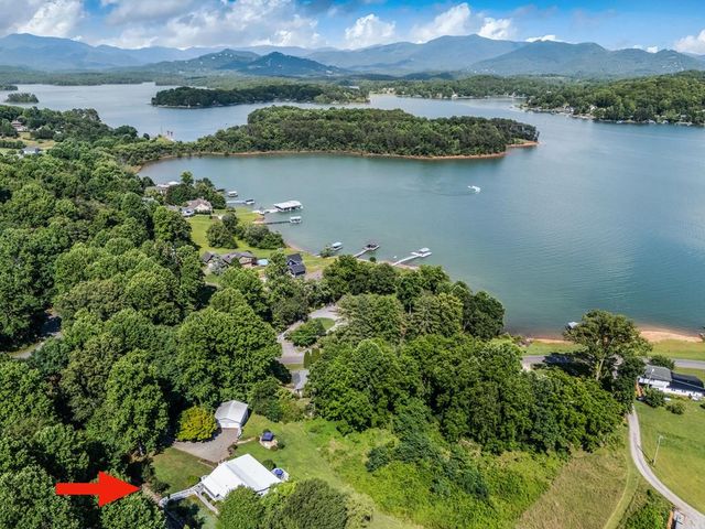 1938 Lakeview Summit Drive, Young Harris, GA 30582