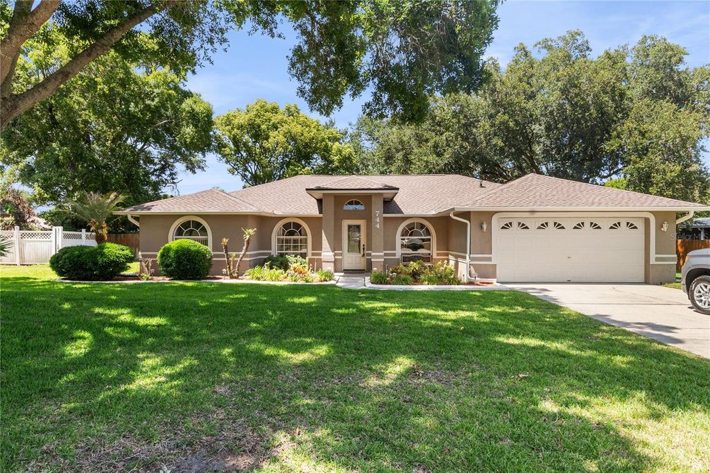 744 CEDAR KNOLL DRIVE N, Lakeland, FL 33809