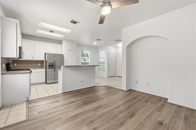 149 E Summerhaze Circle, The Woodlands, TX 77382