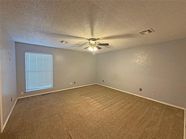 1425 NE 25th Street, Moore, OK 73160