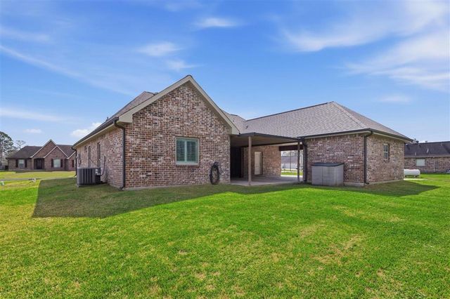 1255 Ravenhurst Drive, Lake Charles, LA 70611