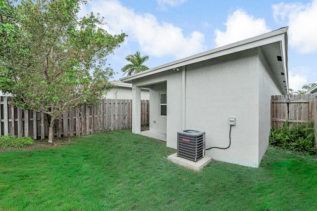 2618 Saginaw Avenue, West Palm Beach, FL 33409