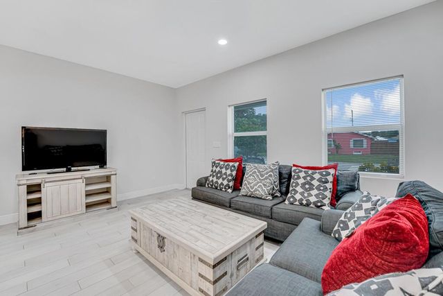 2618 Saginaw Avenue, West Palm Beach, FL 33409